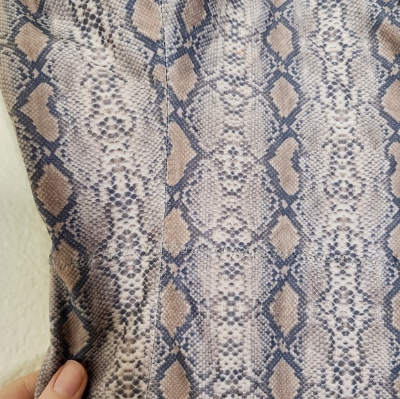 Dr. Rey's Snakeskin Shape Wear 36B - Picture 4 of 9